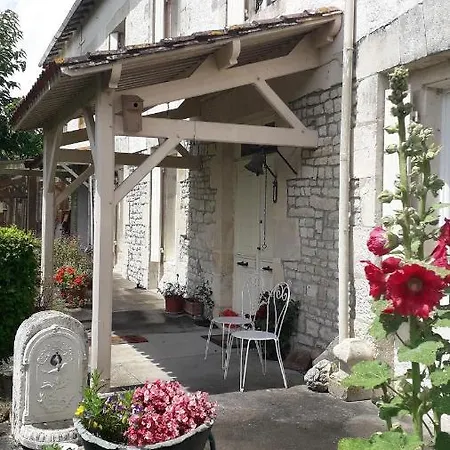 Domaine De Pelouaille - Chambre D'Hotes Saint-Jean-d'Angely Exterior photo