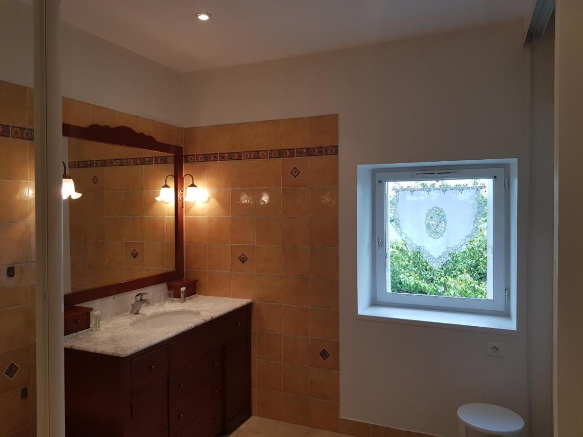 Domaine De Pelouaille - D'hotes Bed & Breakfast *