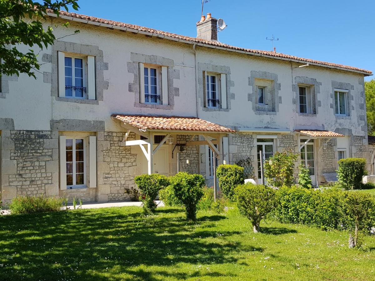 Domaine De Pelouaille - D'hotes Bed & Breakfast *